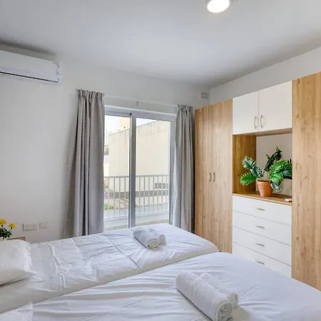 Modern 3-br With Views Of Valletta Apartament *
