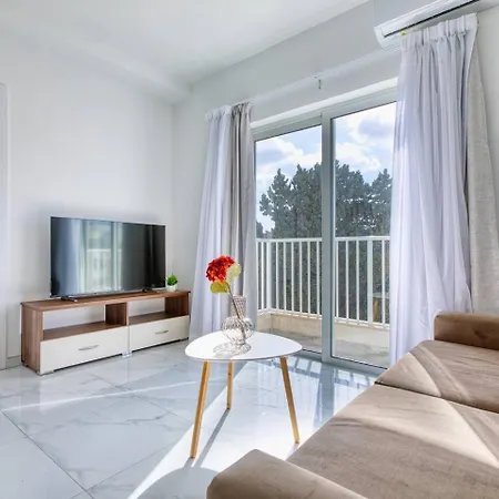 Modern 3-br With Views Of Valletta