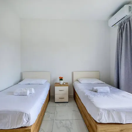 Modern 3-br With Views Of Valletta Lägenhet