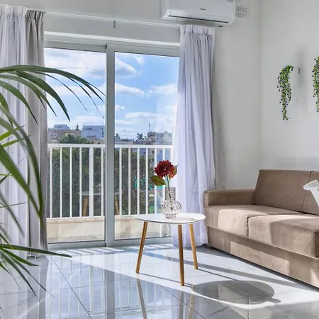 Modern 3-br With Views Of Valletta Lägenhet