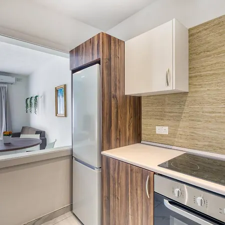 Modern 3-br With Views Of Valletta